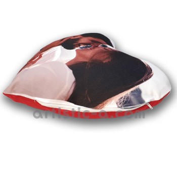 Cojín personalizado corazón cara posterior roja Cojín personalizado corazón cara posterior roja