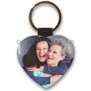 Llavero coraz&oacute;n simil cuero personalizado