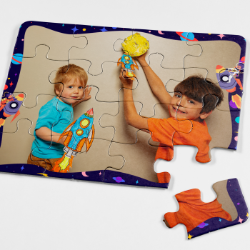 Puzzle personalizado infantil con marco de astronautas 
