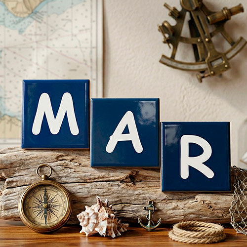 Rótulos de cerámica personalizados para decoración interior y estanterías