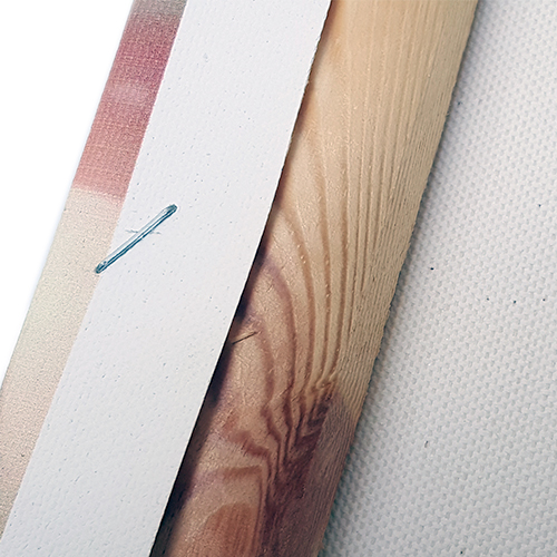 Detalle del bastidor de madera y montaje del lienzo personalizado 40x60cm